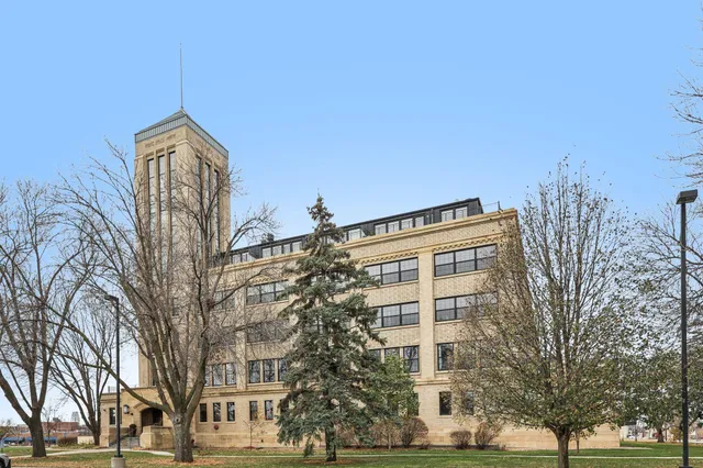 $389,900 | 730 Northeast Stinson Boulevard, Unit 516, Minneapolis, MN 55413