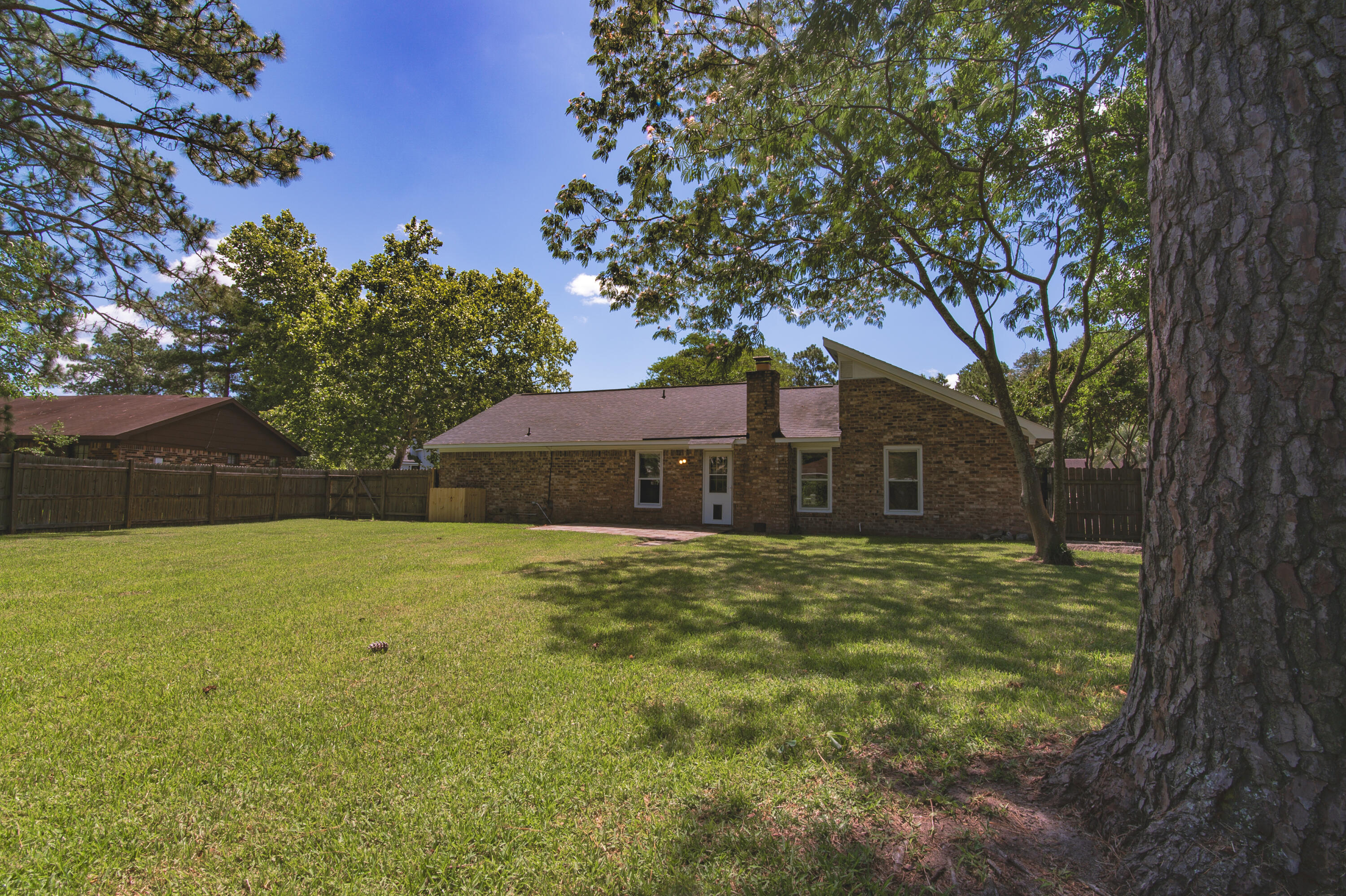106 James Road Summerville, SC 29486 - Photo 12 of 14 Bedroom 3