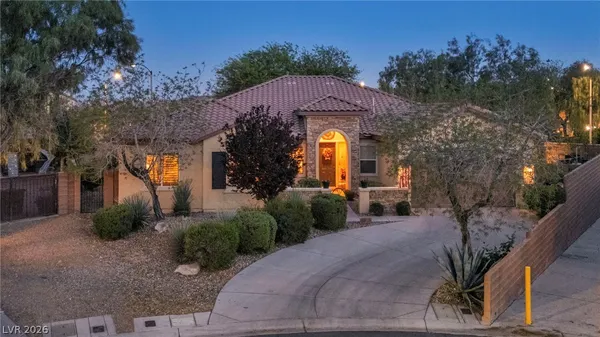 $880,000 | 10372 Hawks Wing Street, Las Vegas, NV 89178