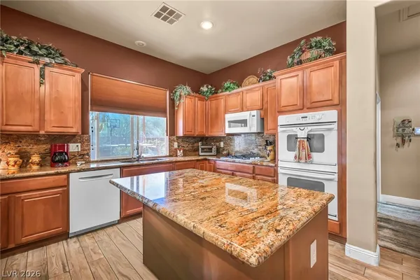 $880,000 | 10372 Hawks Wing Street, Las Vegas, NV 89178