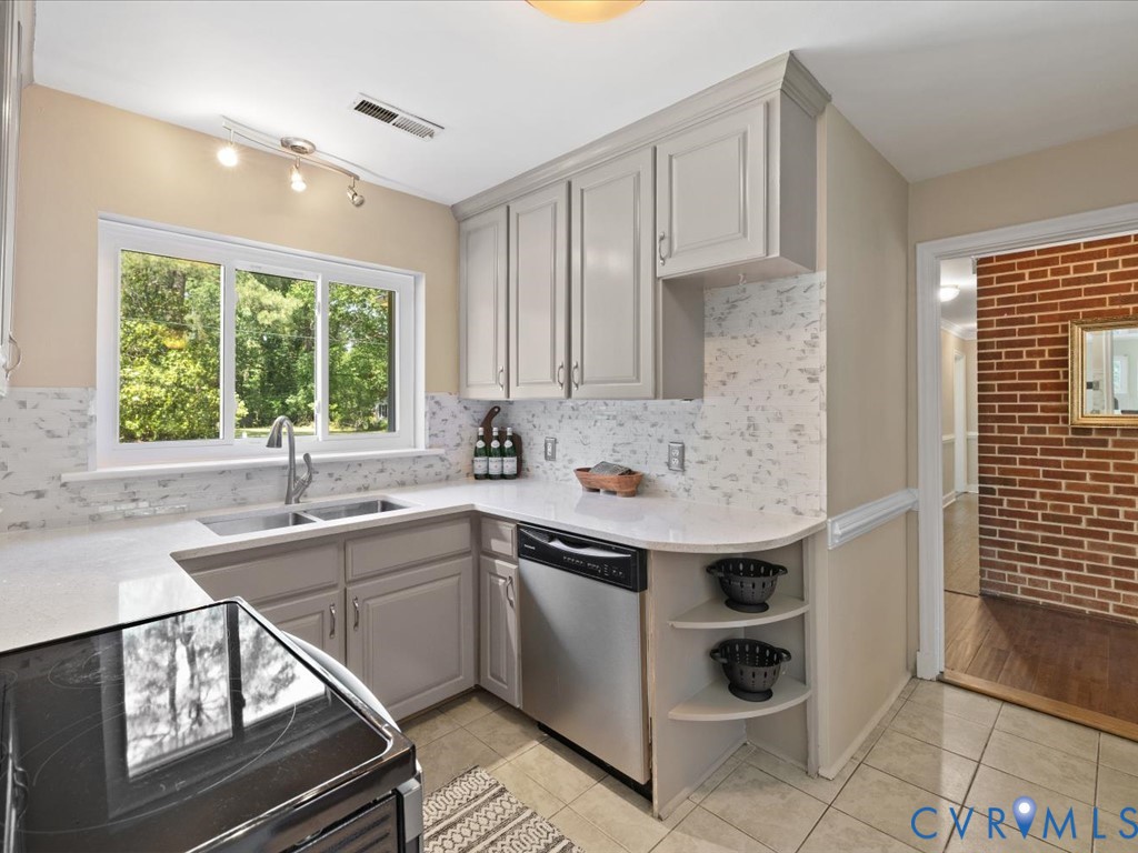 7641 Tanglewood Road Richmond, VA 23225 - Photo 12 of 25