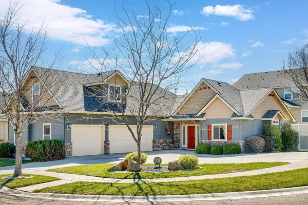 $450,000 | 201 East Mikyl Ridge Loop, Nampa, ID 83686