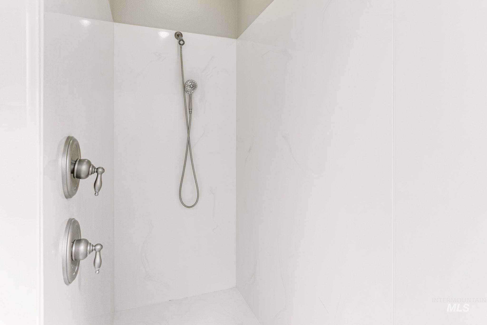 201 East Mikyl Ridge Loop Nampa, ID 83686 - Photo 25 of 43