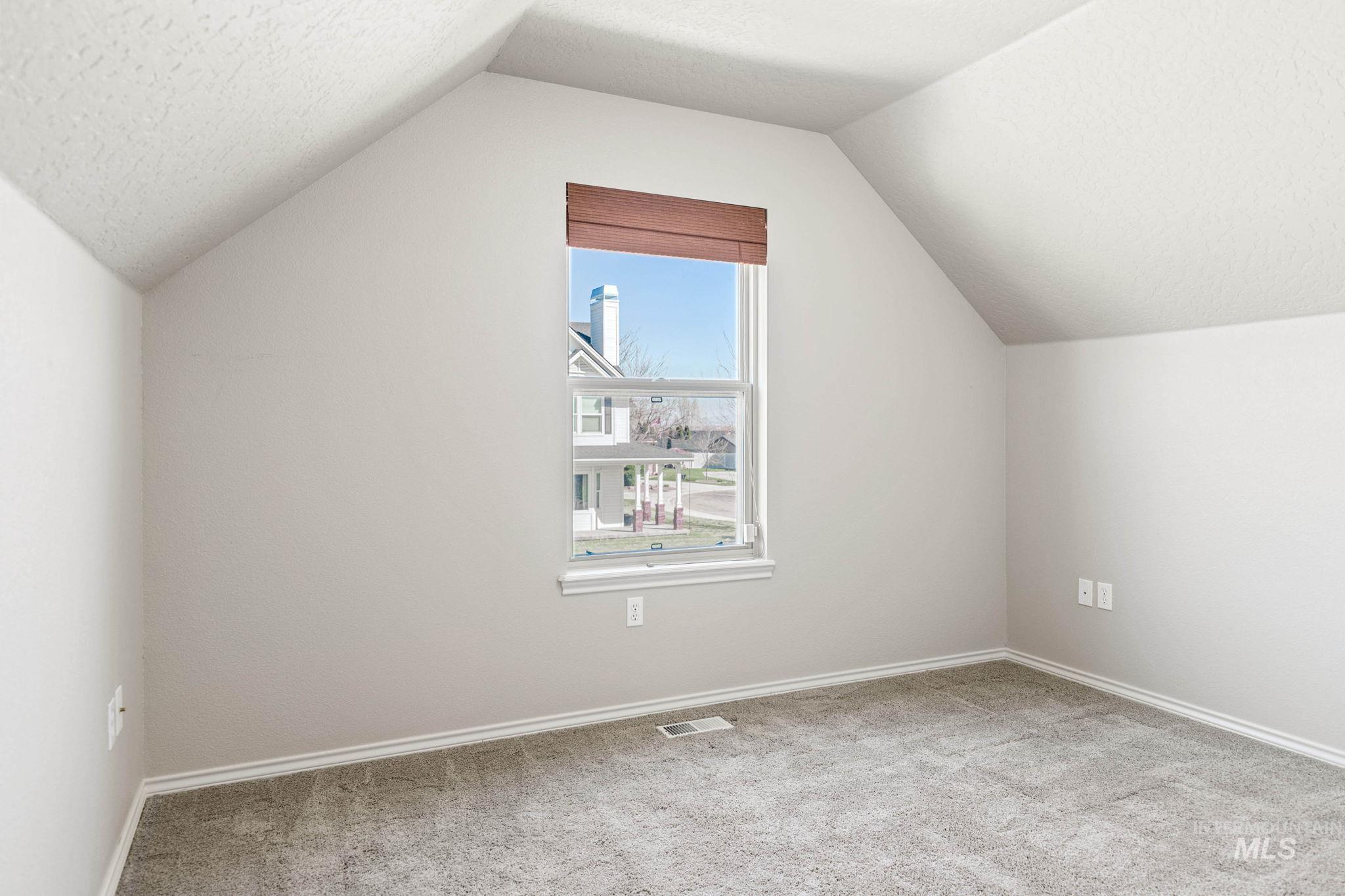 201 East Mikyl Ridge Loop Nampa, ID 83686 - Photo 35 of 43