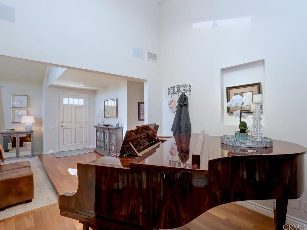 7 Sunridge Irvine, CA 92604 - Photo 12 of 66 a view of a dining room with furniture