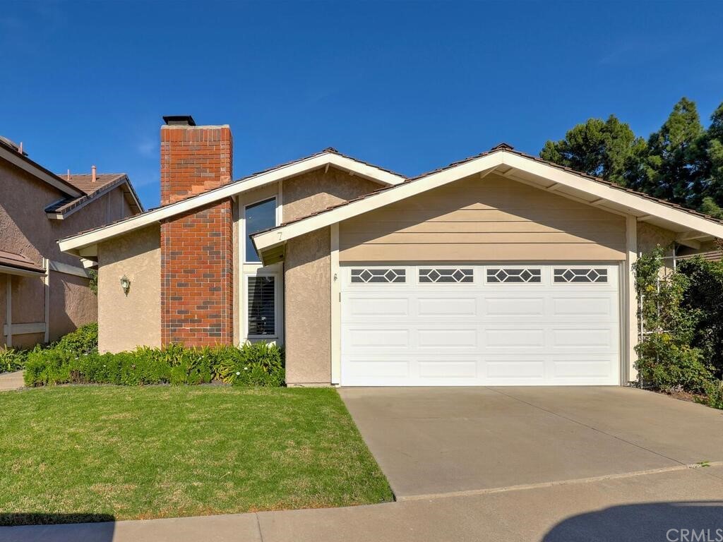 7 Sunridge Irvine, CA 92604 - Photo 4 of 66 a sign on the side of a building