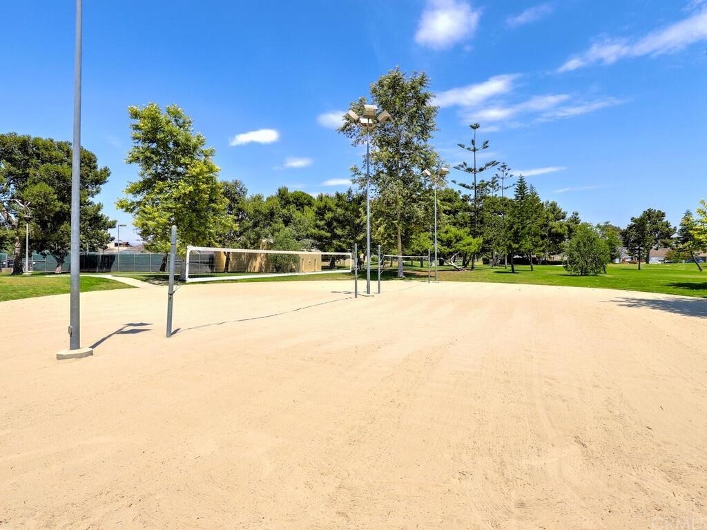 7 Sunridge Irvine, CA 92604 - Photo 53 of 66 a view of a basket ball ground