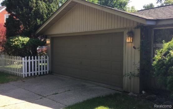 1823 Bradford Road Birmingham, MI 48009 - Photo 26 of 33