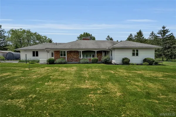 $379,500 | 9560 Savage Road, Holland, NY 14080