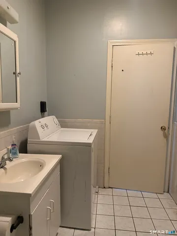 $259,900 | 294 Central Avenue, Norwich, CT 06360