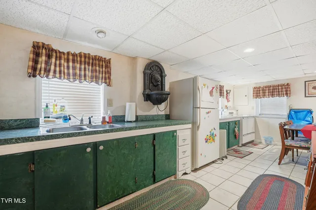 $195,995 | 195 Red Oak Ridge Road, Castlewood, VA 24224