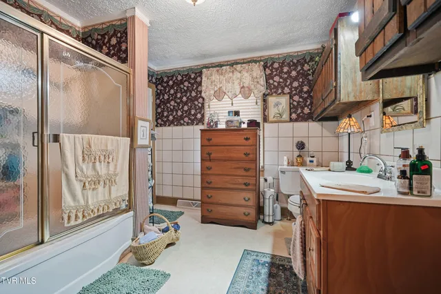 $195,995 | 195 Red Oak Ridge Road, Castlewood, VA 24224