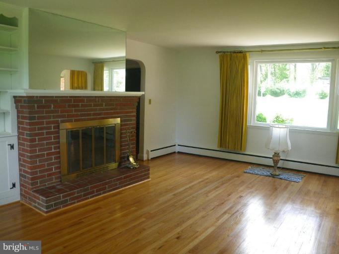 13 Cedarhill Road Randallstown, MD 21133 - Photo 8 of 23 Living Room #2