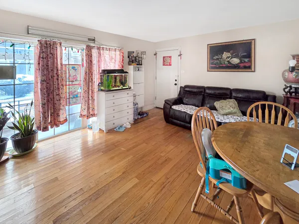 $188,000 | 6255 South Mason Avenue, Unit 1A, Chicago, IL 60638