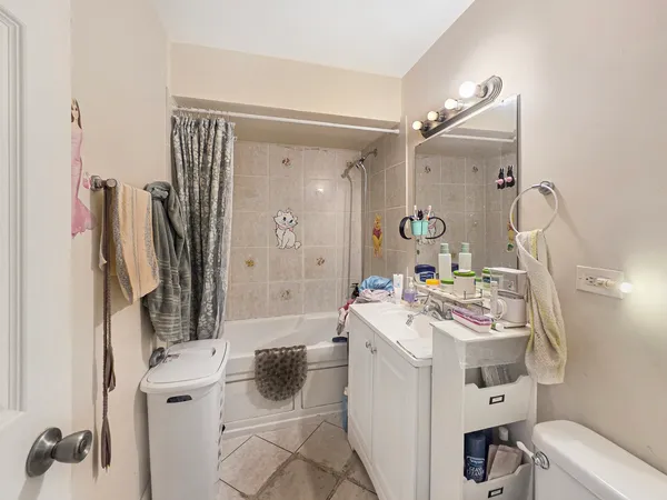 $188,000 | 6255 South Mason Avenue, Unit 1A, Chicago, IL 60638