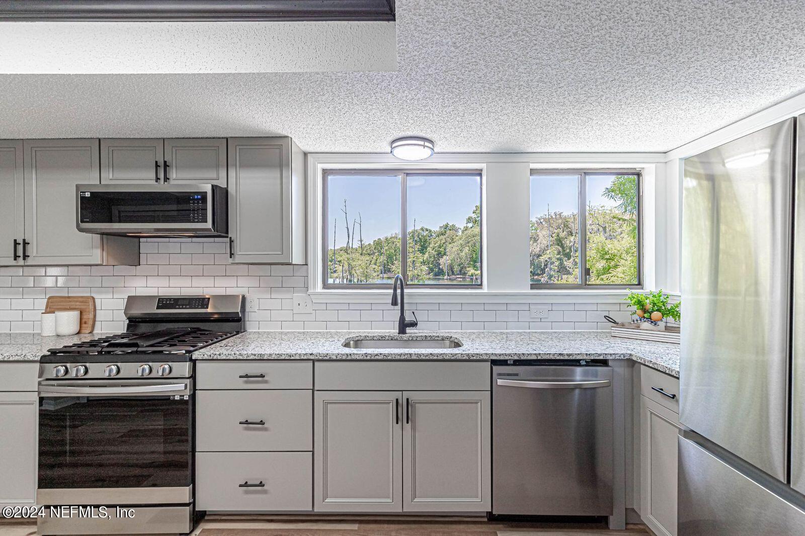565 Roberts Road St. Johns, FL 32259 - Photo 24 of 79 Kitchen