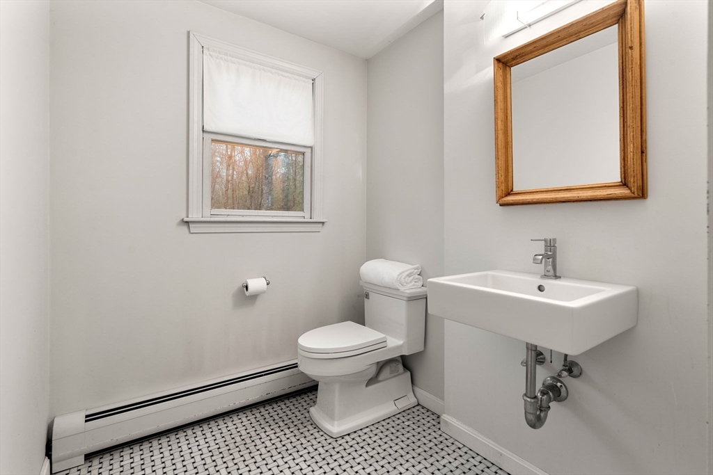 192 Warren Road Townsend, MA 01469 - Photo 20 of 26 Gallery Image 20
