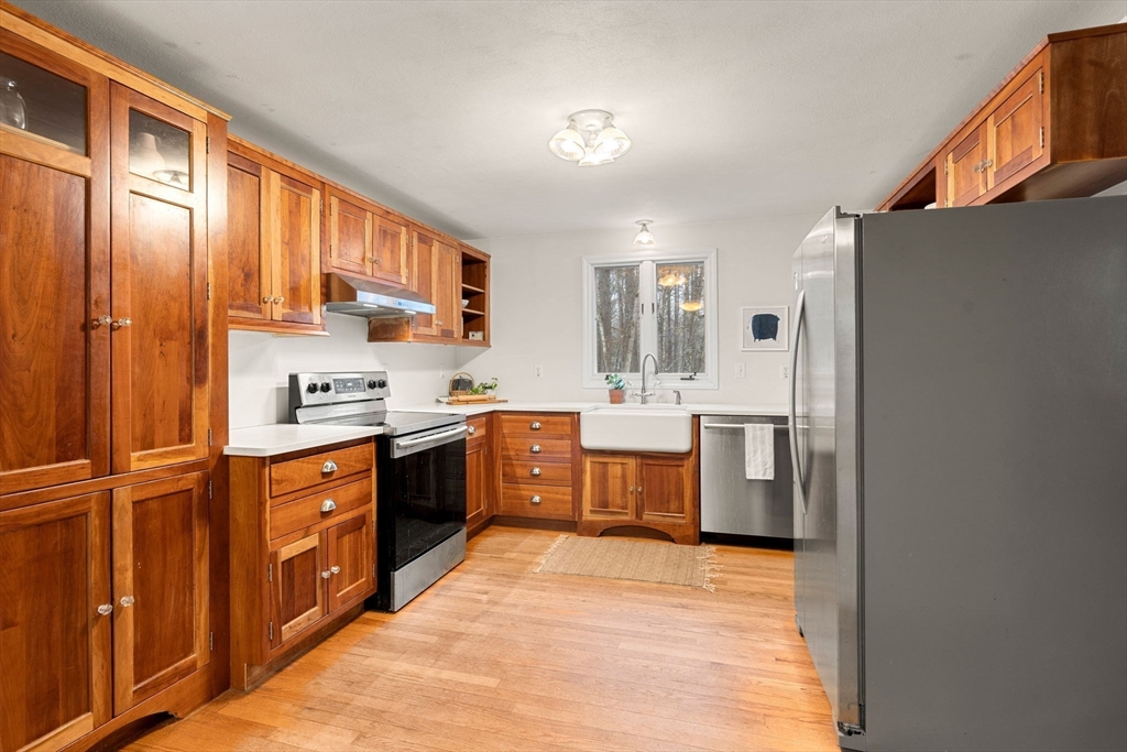 192 Warren Road Townsend, MA 01469 - Photo 3 of 26 Gallery Image 3