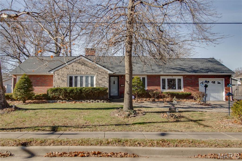 1908 North Rodgers Avenue Alton, IL 62002 - Photo 2 of 46