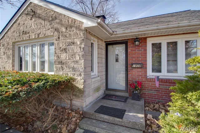 $200,000 | 1908 North Rodgers Avenue, Alton, IL 62002