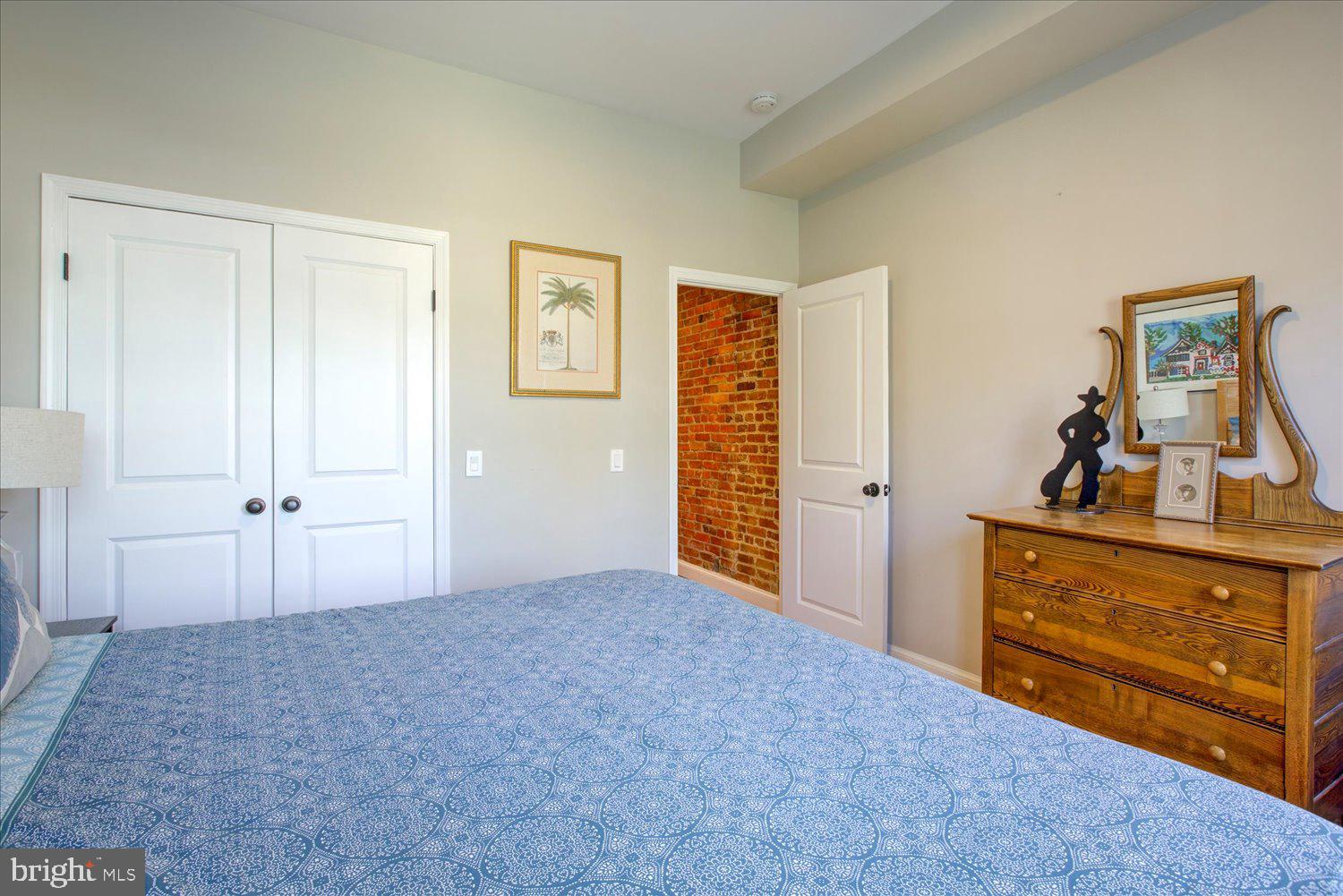 1118 F Street Northeast Washington, DC 20002 - Photo 40 of 62 a view of room with window and cabinet