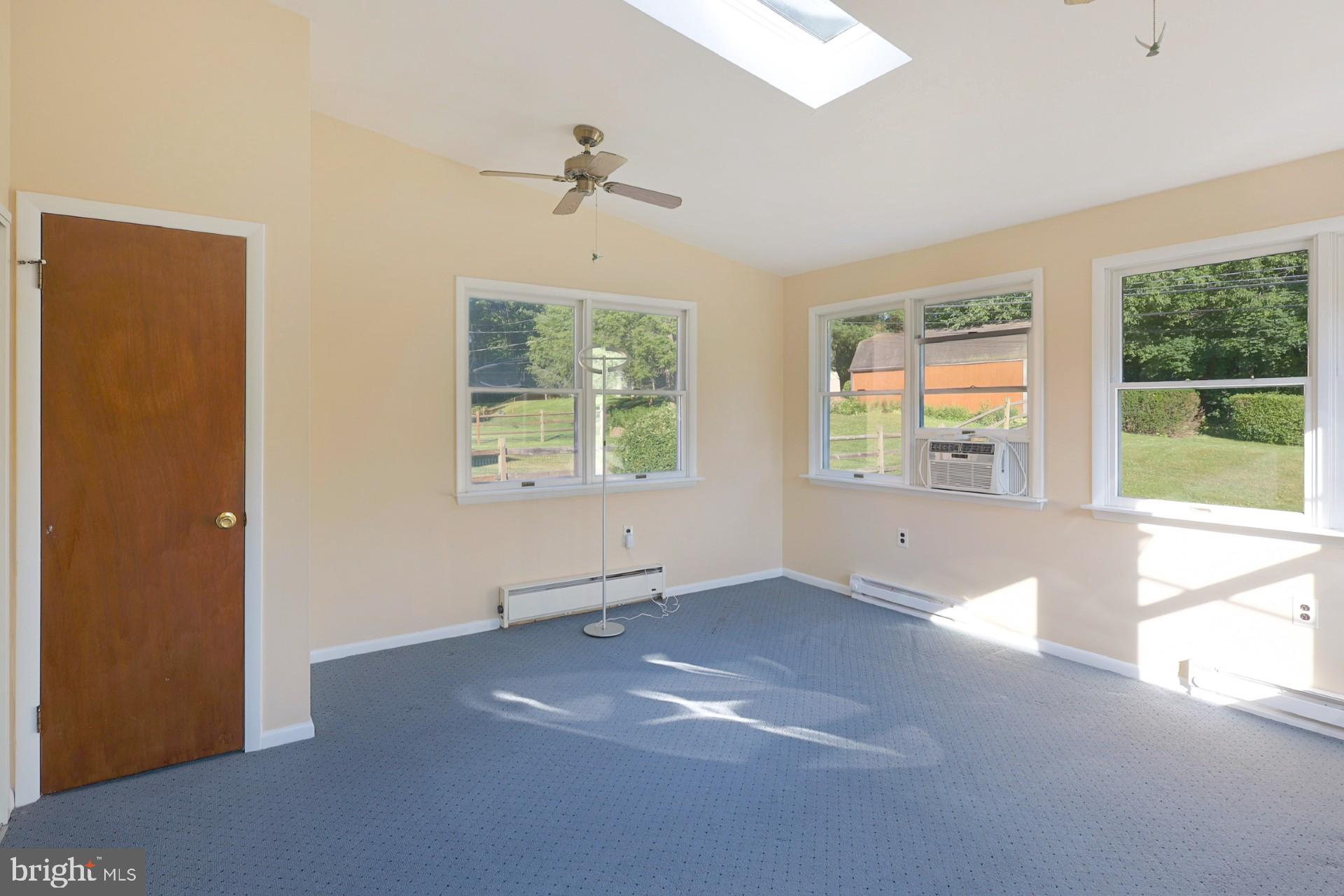 7 Greenridge Road Newark, DE 19711 - Photo 2 of 32