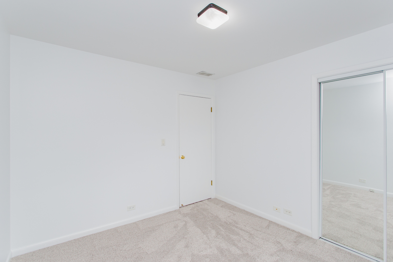 360 Yarmouth Road Elk Grove Village, IL 60007 - Photo 13 of 20