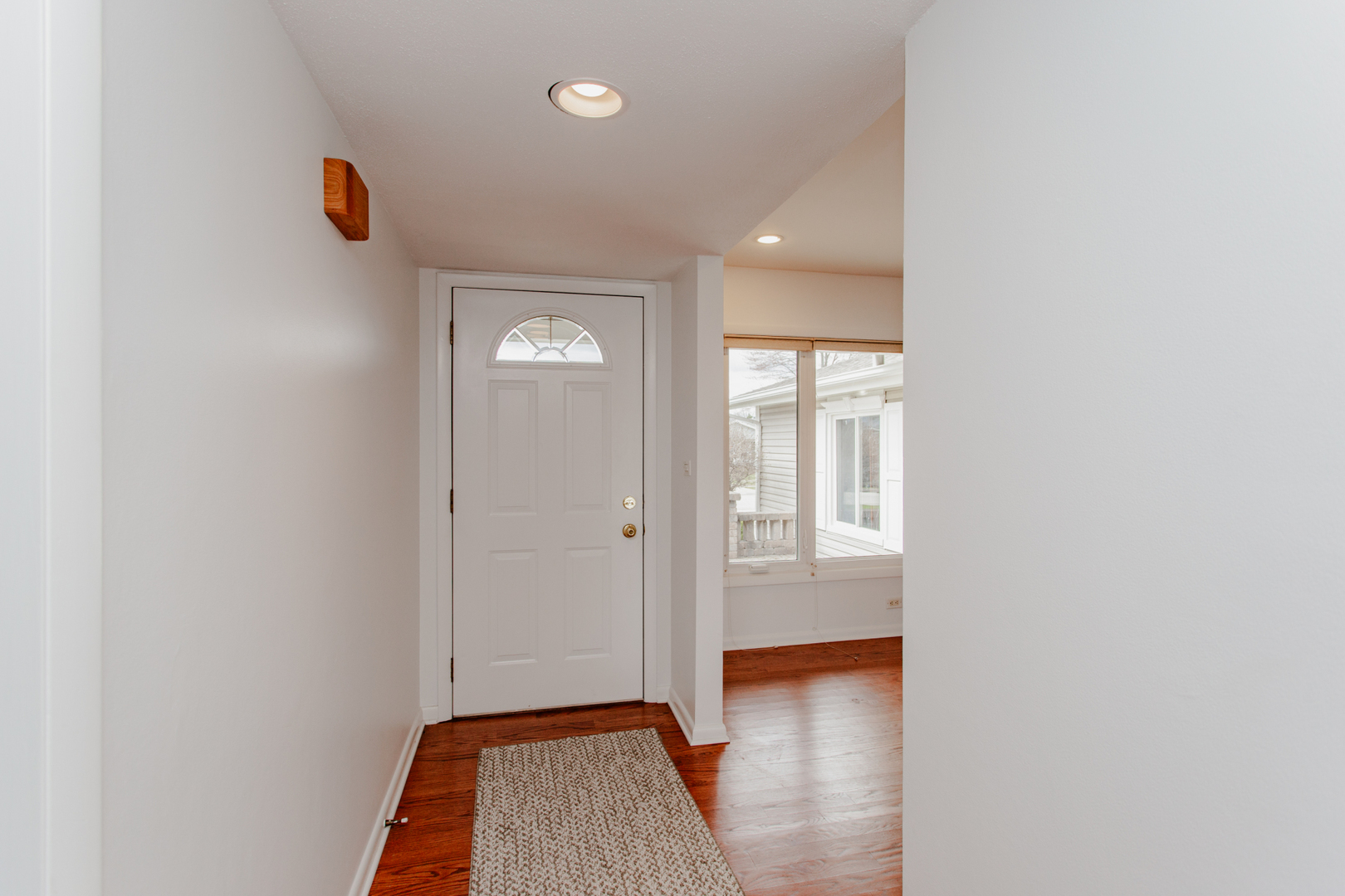 360 Yarmouth Road Elk Grove Village, IL 60007 - Photo 2 of 20