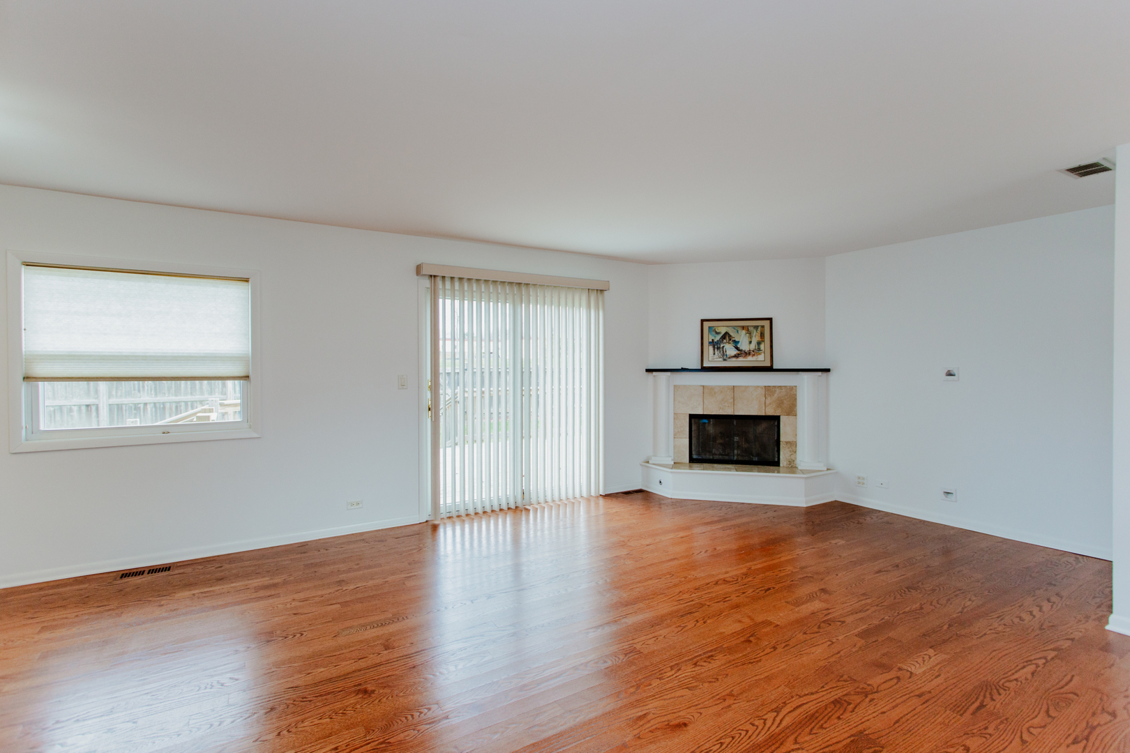 360 Yarmouth Road Elk Grove Village, IL 60007 - Photo 3 of 20