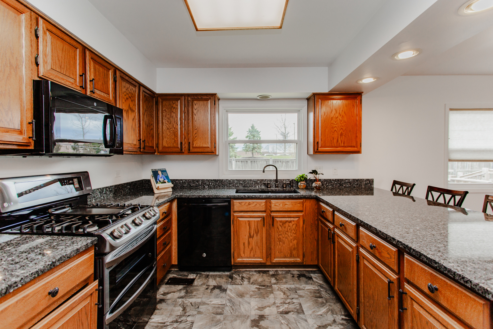 360 Yarmouth Road Elk Grove Village, IL 60007 - Photo 8 of 20