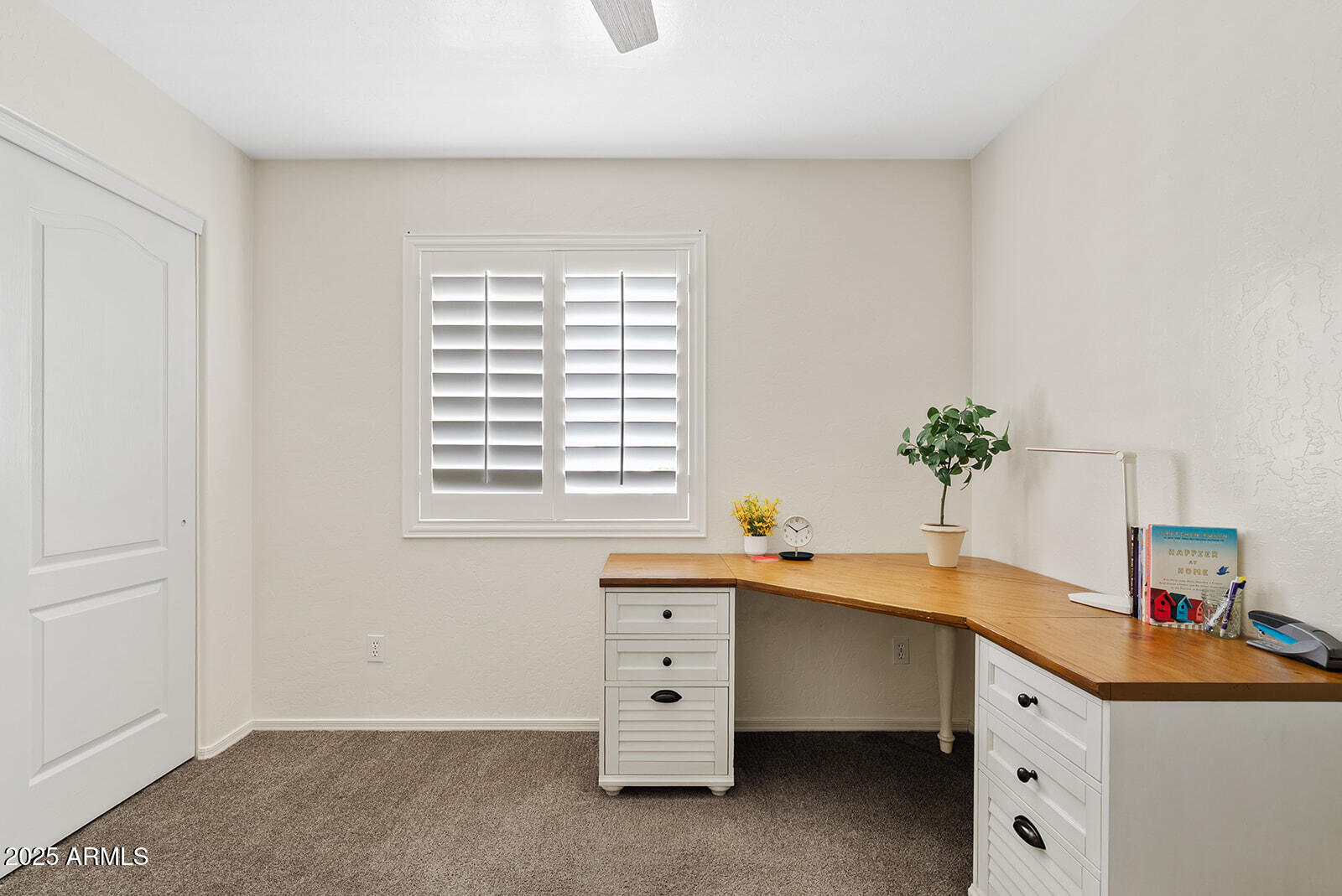 861 West Shellfish Drive Gilbert, AZ 85233 - Photo 21 of 32 a spacious bedroom with a large bed and a window