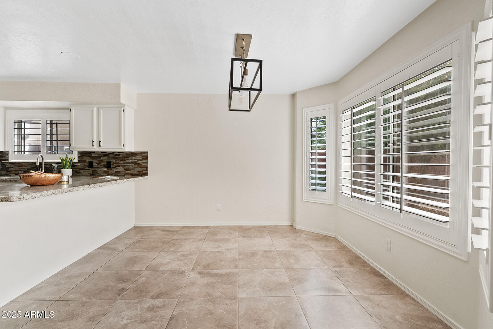 861 West Shellfish Drive Gilbert, AZ 85233 - Photo 10 of 32 a view of kitchen and window