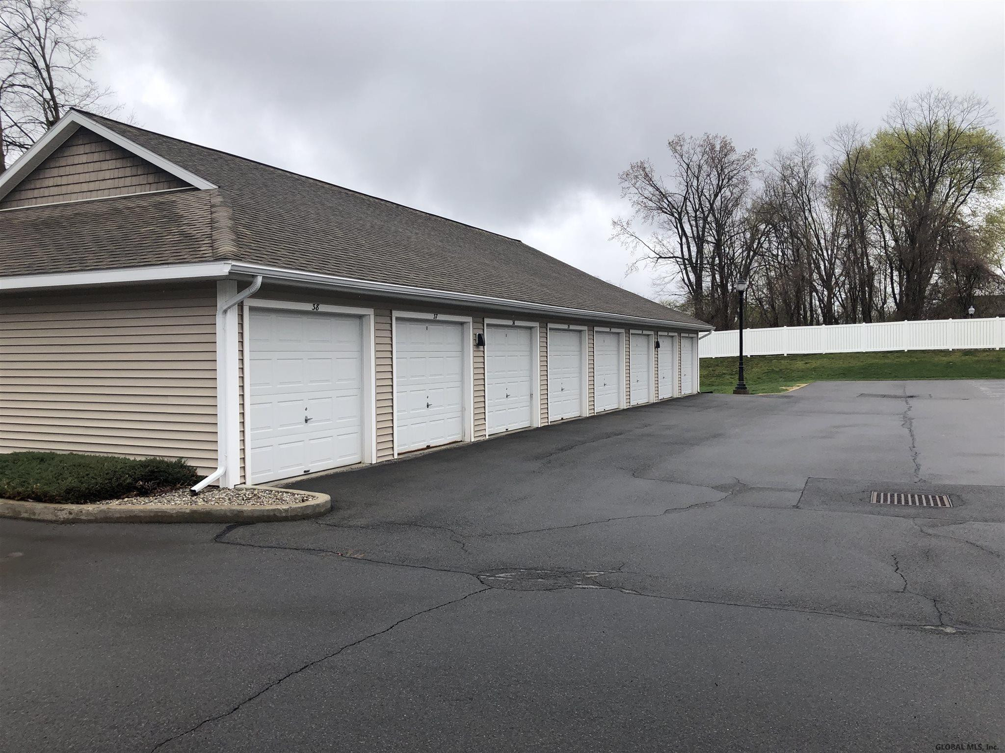 2000-26 Curry Road, Unit 26 Schenectady, NY 12303 - Photo 25 of 25 Photo 26