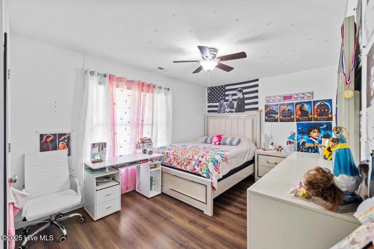 404 Seahawk Court Richlands, NC 28574 - Photo 13 of 23 404 Seahawk Ct 23