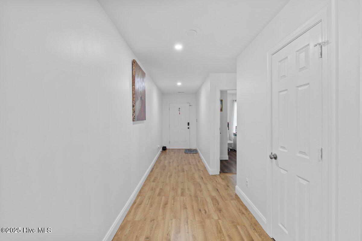 404 Seahawk Court Richlands, NC 28574 - Photo 4 of 23 404 Seahawk Ct 8