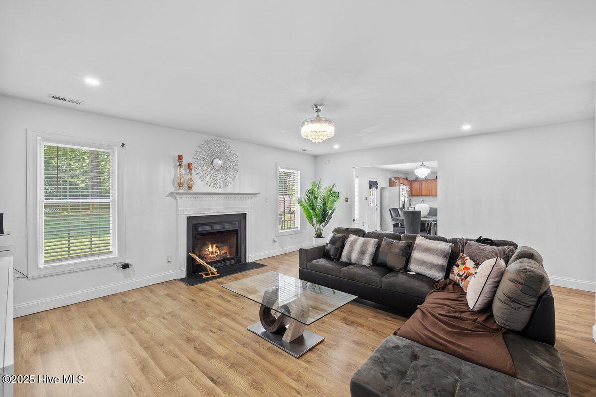 404 Seahawk Court Richlands, NC 28574 - Photo 7 of 23 404 Seahawk Ct 14