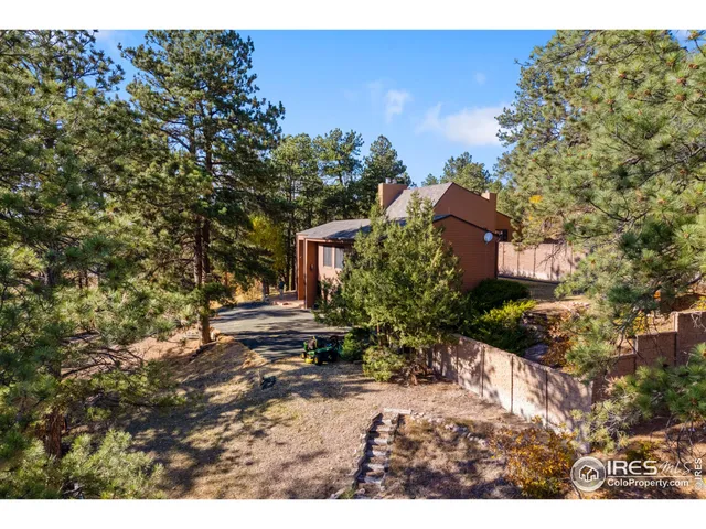 a view of a outdoor space