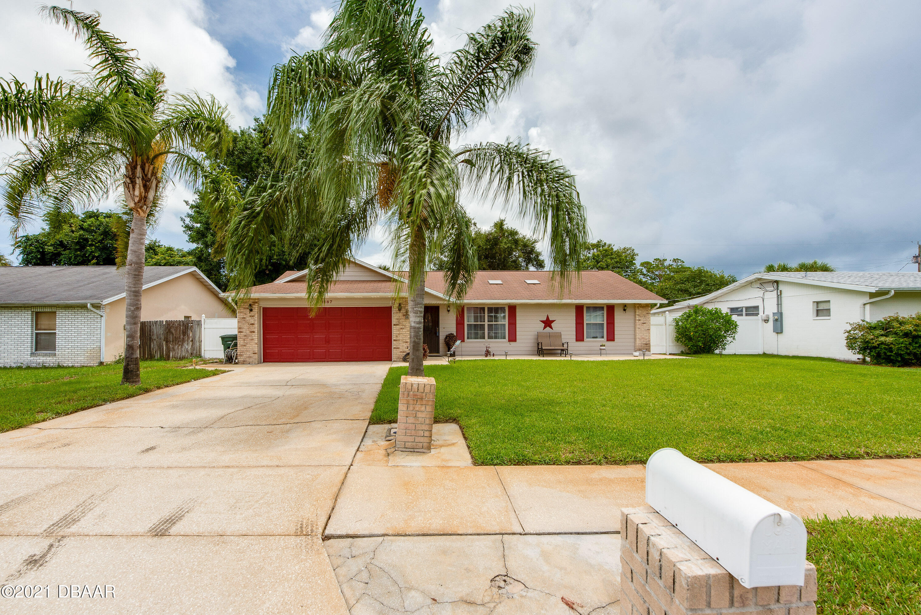 1187 Peachtree Road Daytona Beach, FL 32114 - Photo 1 of 25 Front of the house