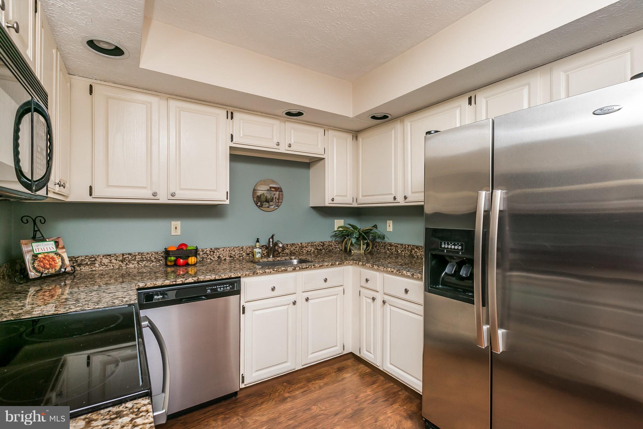 17 Redfield Court Nottingham, MD 21236 - Photo 12 of 30 Kitchen