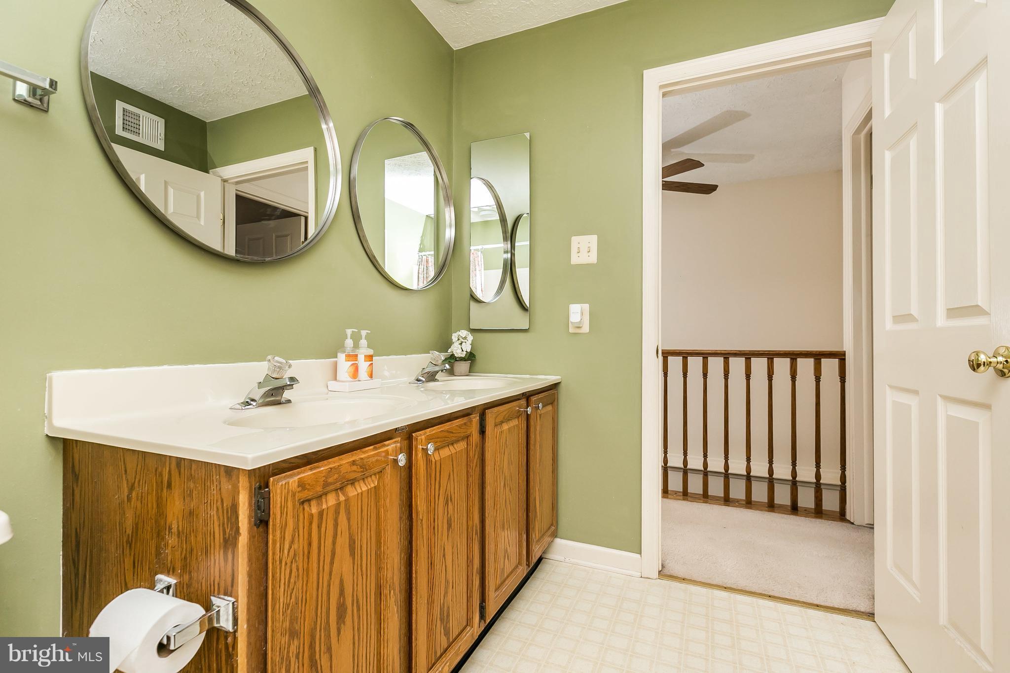 17 Redfield Court Nottingham, MD 21236 - Photo 17 of 30 Bath