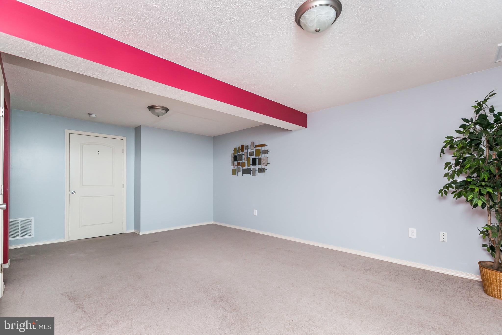 17 Redfield Court Nottingham, MD 21236 - Photo 24 of 30 Family Room