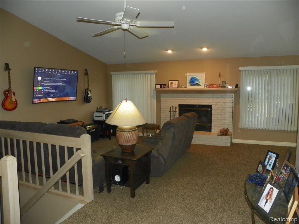 9554 Klais Road Clarkston, MI 48348 - Photo 8 of 19 100_1315.JPG