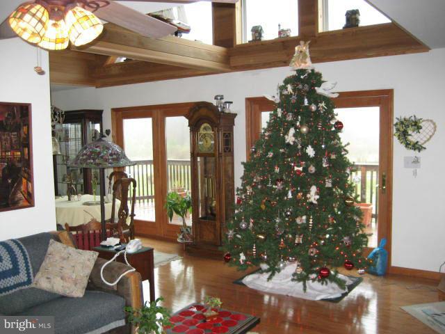 21711 Cove Point Farm Road Tilghman, MD 21671 - Photo 12 of 24 Living Room