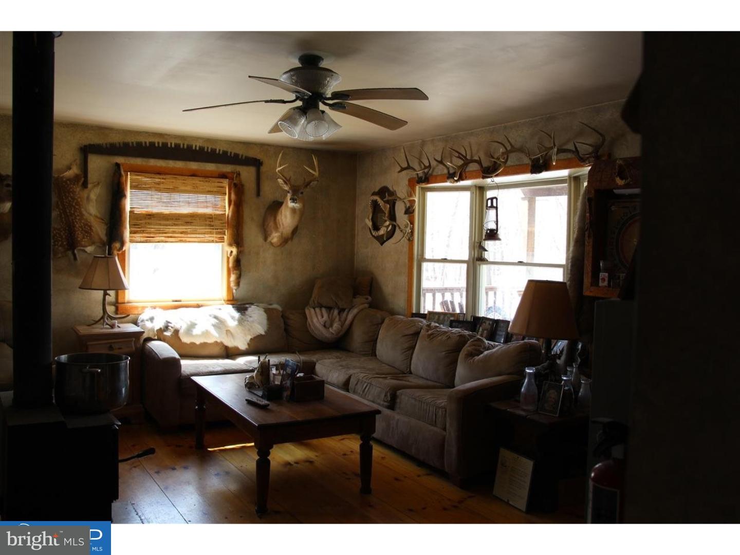 355 Hogbin Road Millville, NJ 08332 - Photo 9 of 21 Living Room