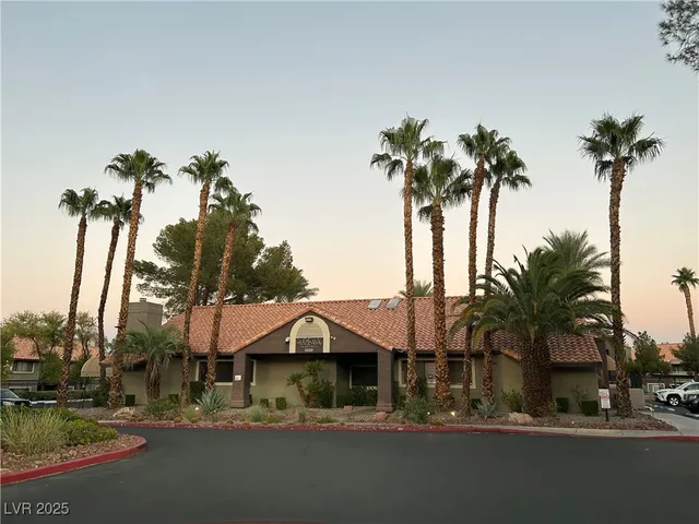 $1,395 | 5062 South Rainbow Boulevard, Unit 105, Las Vegas, NV 89118