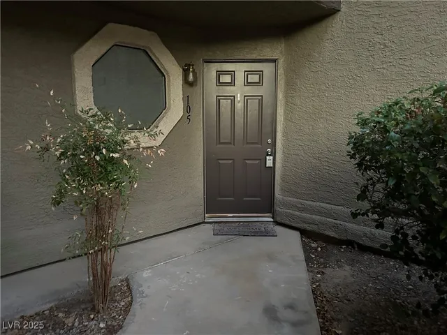 $1,395 | 5062 South Rainbow Boulevard, Unit 105, Las Vegas, NV 89118
