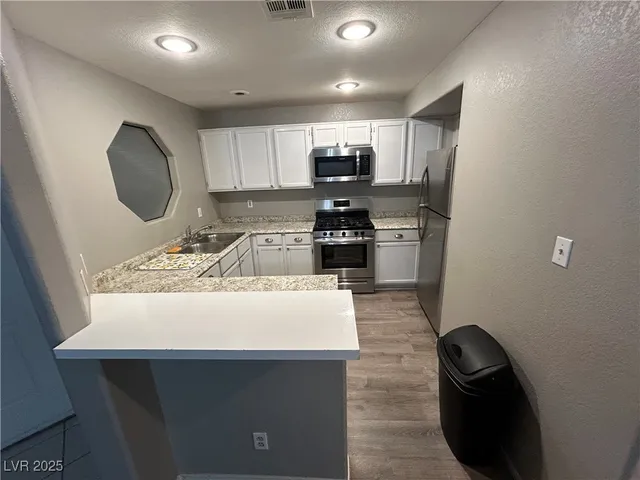 $1,395 | 5062 South Rainbow Boulevard, Unit 105, Las Vegas, NV 89118