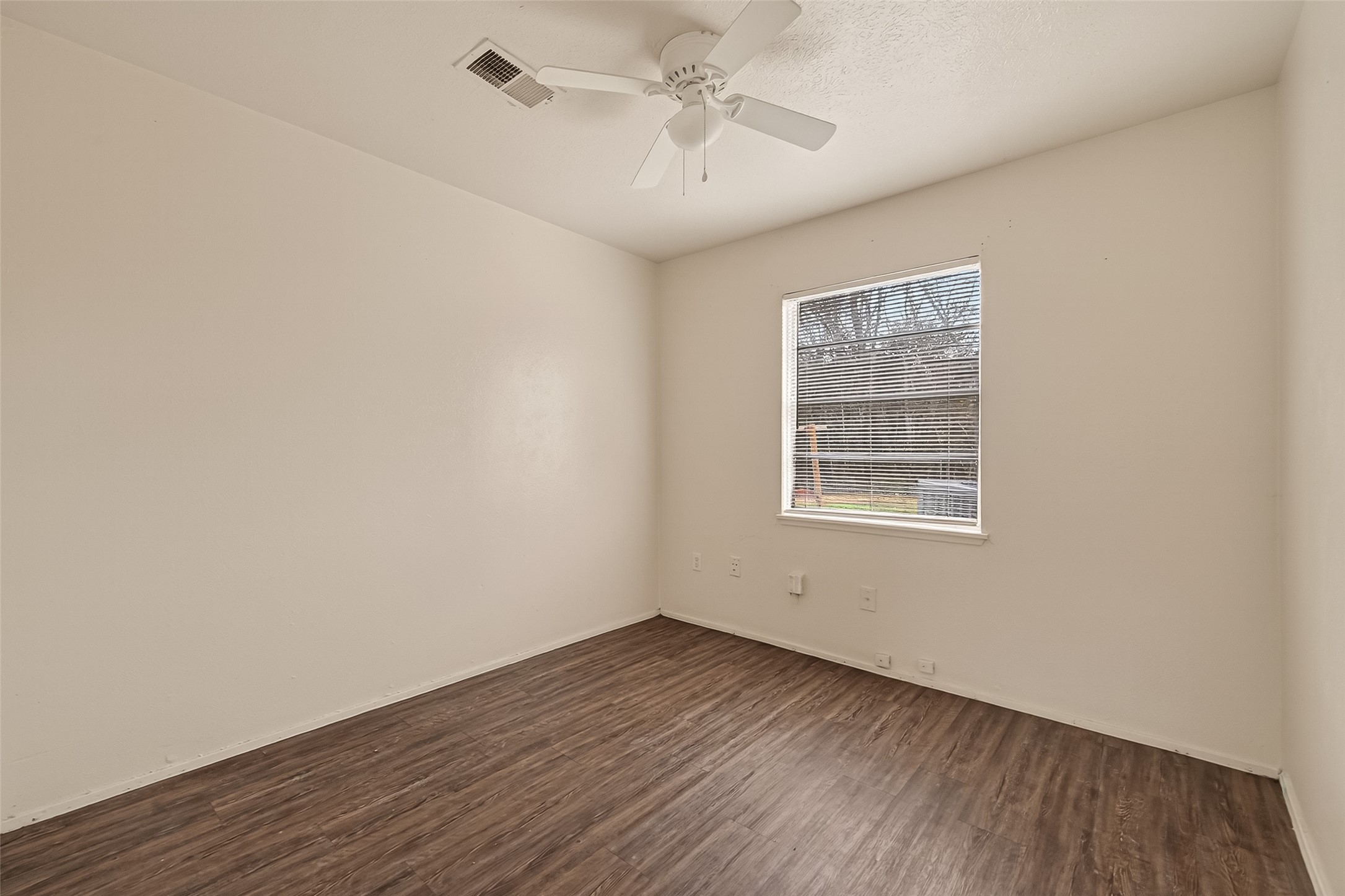 4307 Holloway Drive Houston, TX 77047 - Photo 19 of 37