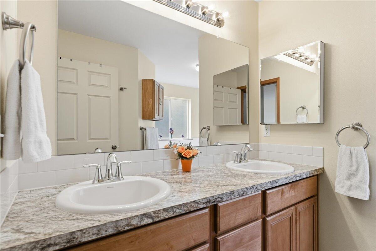 51475 Wheeler Road La Pine, OR 97739 - Photo 23 of 59 24-032_DSC07679