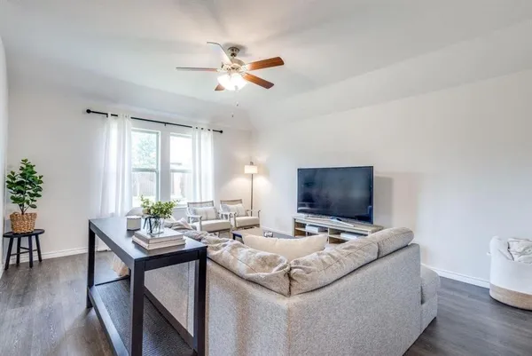 $2,700 | 2817 Pioneer Drive, Denton, TX 76210